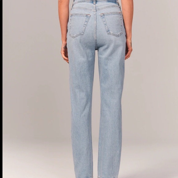 NWT ABERCROMBIE CURVE LOVE JEAN - Picture 2 of 2